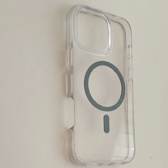 Transparent MagSafe-Compatible Phone Case - Picture 6 of 6